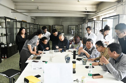 山东省文物保护修复与鉴定中心来校开展文物评估定级